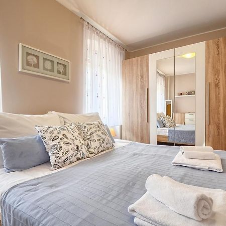 E&E Apartment Arena With Free Private Parking Pula Exterior photo