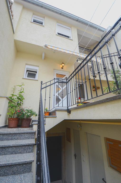 E&E Apartment Arena With Free Private Parking Pula Exterior photo